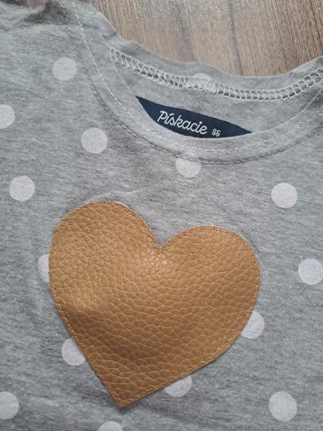 Pískacie tričko, 86