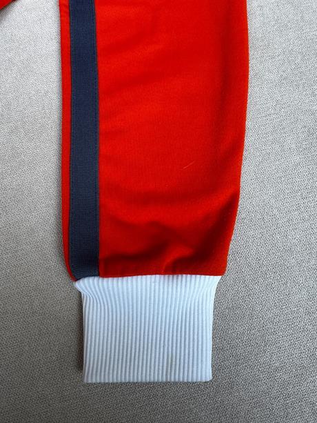 Mikina nike ktorá oživí každý outfit, nike,s