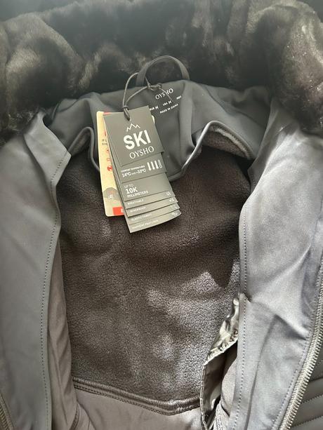 Nádherný lyžiarsky overal značky oysho, pc 249 eur, m