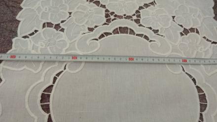 Predám vyšívaný obrus, 