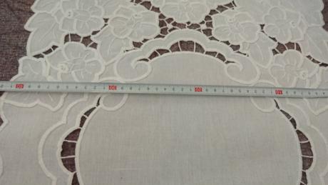 Predám vyšívaný obrus, 