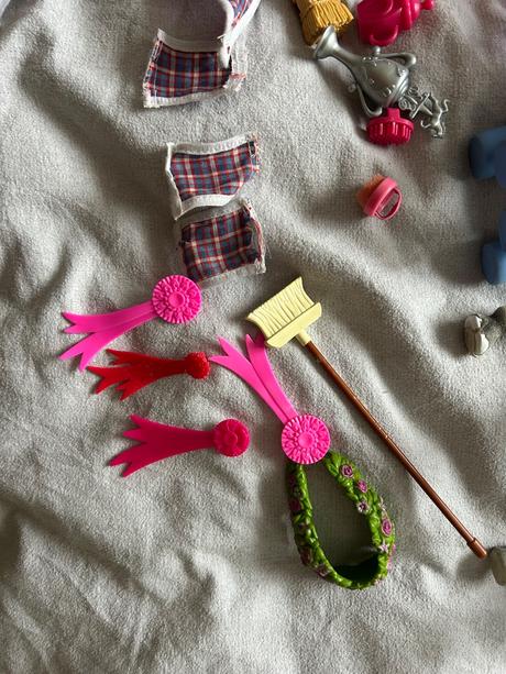 Koníky s príslušenstvom, 