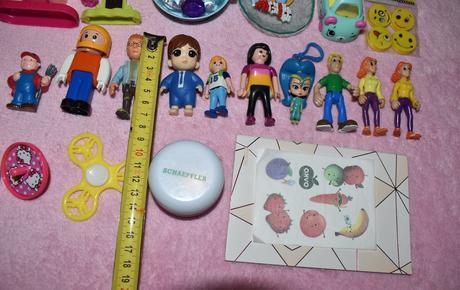 Nábytok figúrky a iné, 