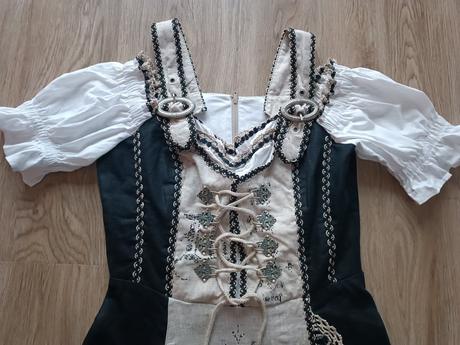 Bavorský kroj dirndl velk.38,