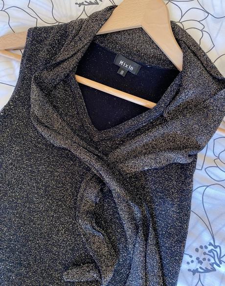 Čierny top so zlatým zn. mix in  uni veľkosť, 