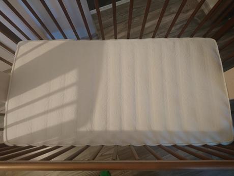 Postieľka tomi s posuvným bokom, šírka (cm): 60,dĺžka (cm): 120