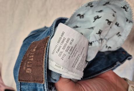 Mustang kratasy bermudy, mustang,l