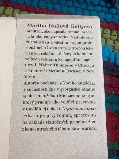 Vojnový román orgovánové dievčatá,