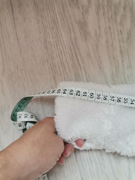 Huňatá hrubá  biela mikina, 146