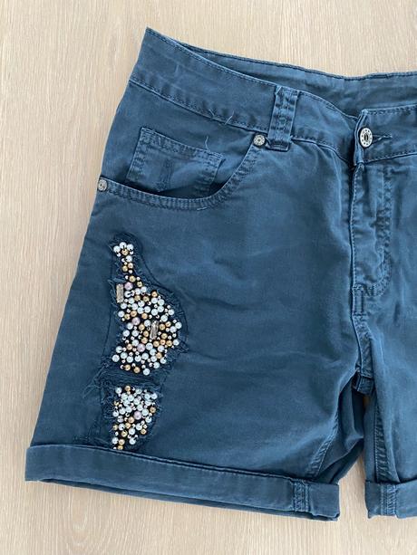 Kraťasy tmavomodré s perličkami, l