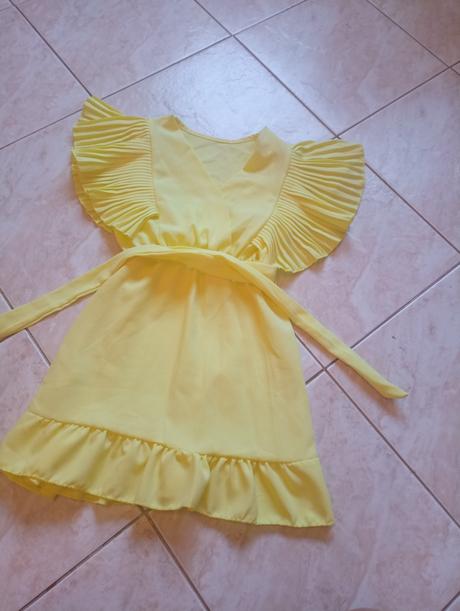 Žlté letné šaty, 116