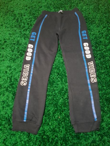 Tepláky  +4 gratis, 158