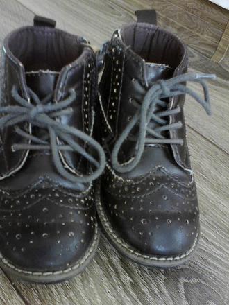 Spoločenské topánočky, 23