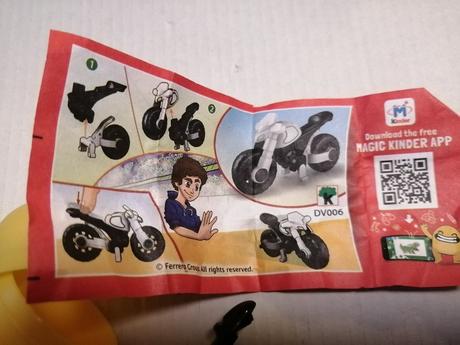 Motorka hračka z kinder vajíčka,