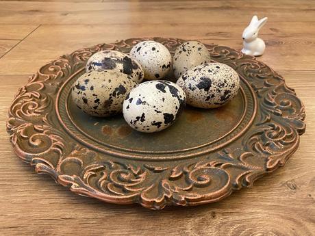 Veľké prepeličie škvrnité vajíčka,