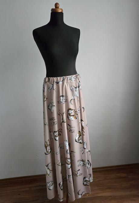 Sukňa so vzorom koní, m