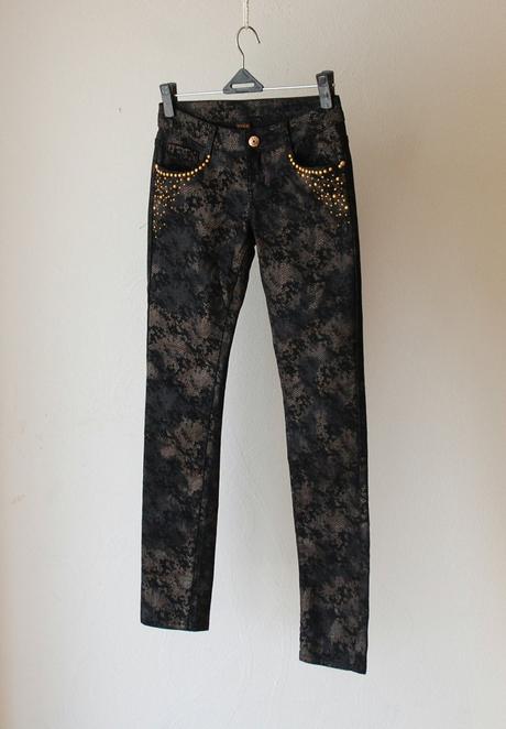 Štýlové skinny džínsy s mramorovým vzorom a zlatým, s