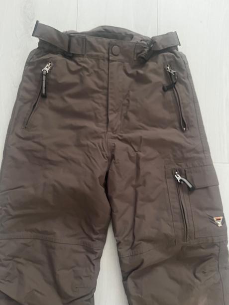 Kvalitne lyžiarske nohavice, 152