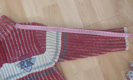 Chlapčenský svetrík so stojačikom na zips, 104