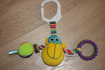 Lamaze hrkalka opicka,