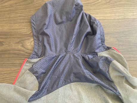 Tenká športová mikina, decathlon,134