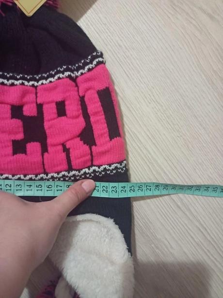 Teplá čiapka z holandska s visačkou, 