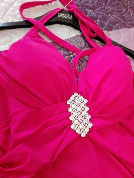 Spoločenské lahké elegantne šaty, 38