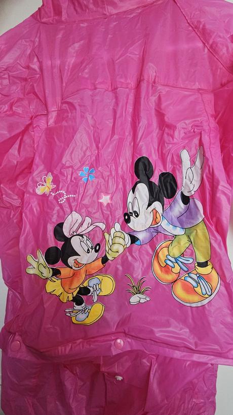 Pršiplášť s minnie a mickey, 