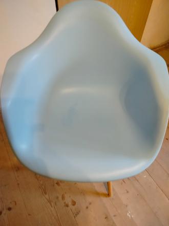 Jedálenská stolička, 