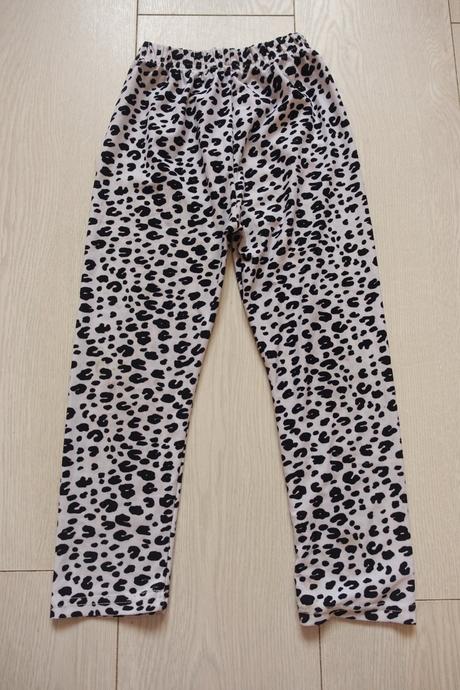 Dievčenská súprava, 122