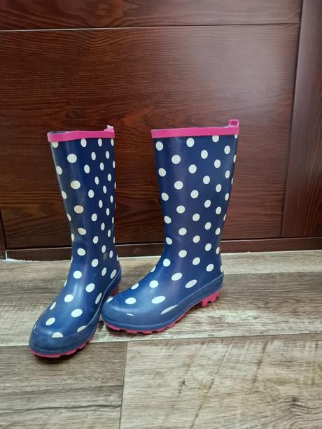 Gumáky bodky, f&f,34