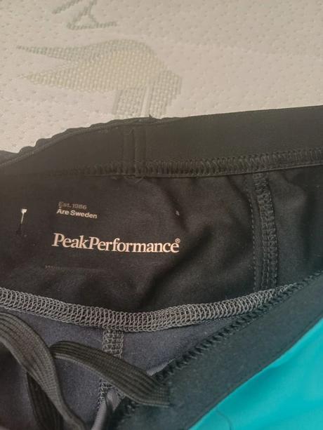 Dámske legíny peak performance č.s, s