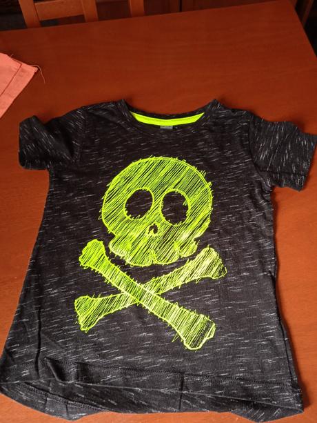 Tričko 104/110, lupilu,104