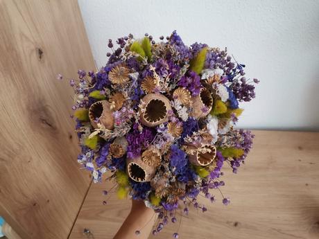 Svadobna kytica a pierko,