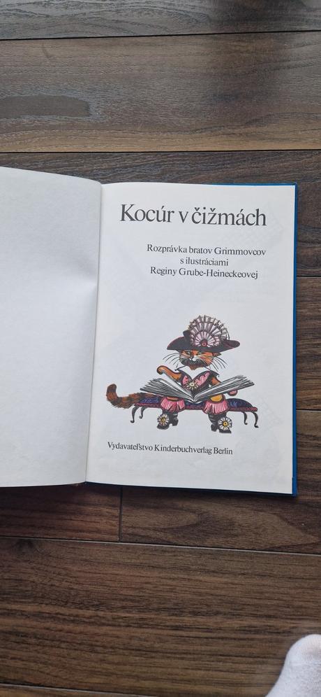Stará kniha kocur v čižmách,