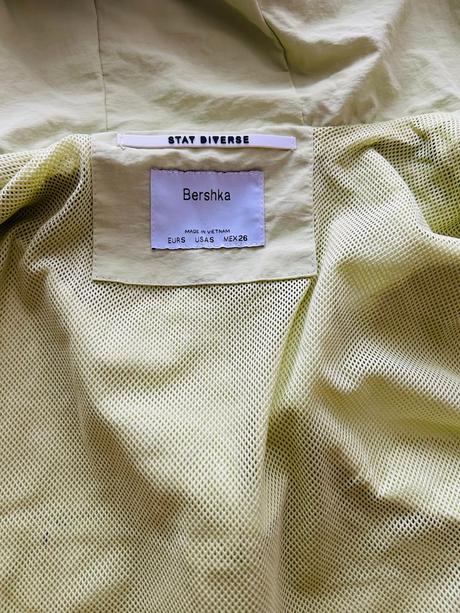 Skvelá reflexná bunda značky bershka, bershka,s