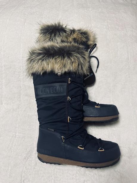 Tmavomodré vyššie snehule zn. moon boot, 40