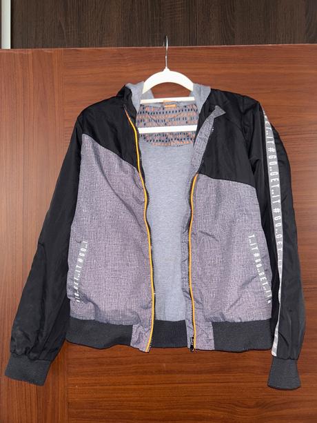 Predám kradnú vetrovku, 146