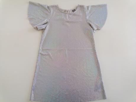 Šaty s flitrami, 128