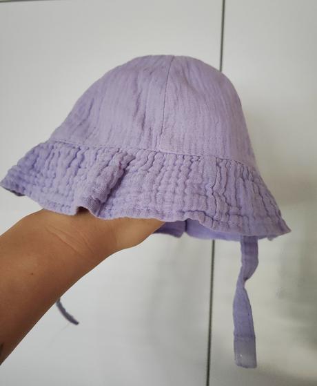 Mušelinový klobúčik, 68