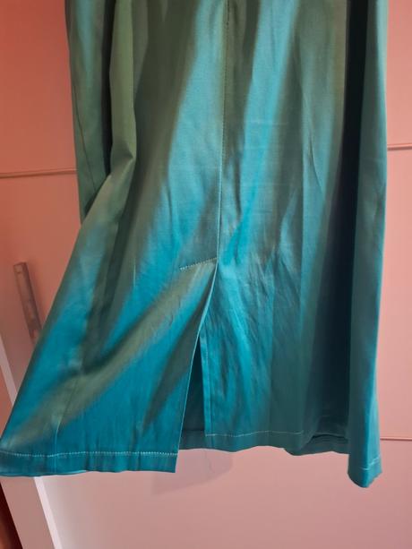 Puzdrove tyrkysové šaty, 40