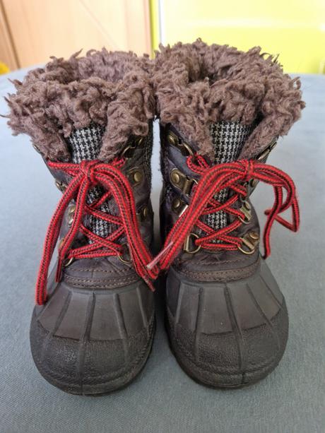 Snehule next, next,25