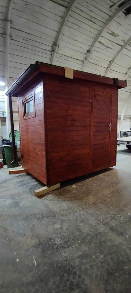 Zahradby domček hotovy,