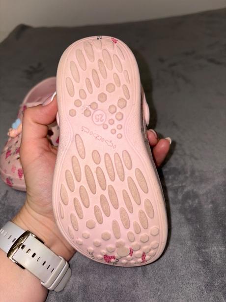 Papučky 25, graceland,25