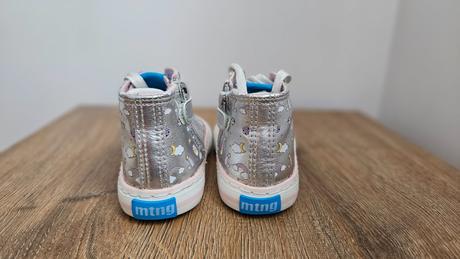 Barefoot členkové tenisky svietiace, mustang,24