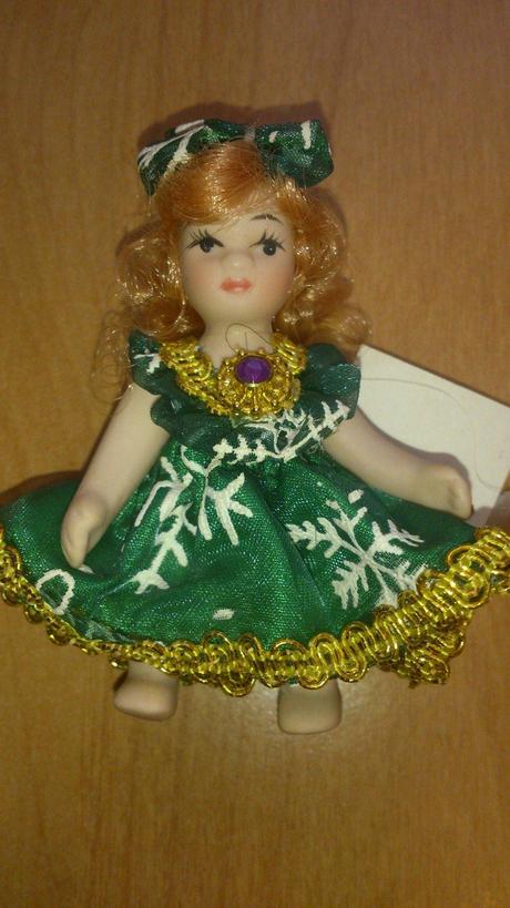 Malá krojová bábika, 