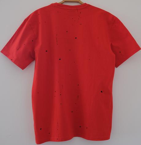 Červené tričko, s