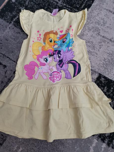 Tričkove šaty, 122