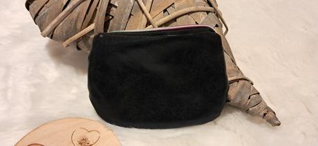 Vyšívaná kozmetická taštička vyšívanými kvetmi čie, 