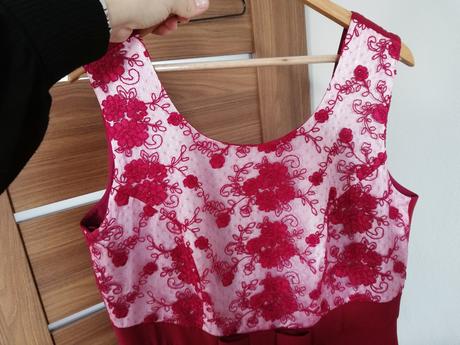 Spoločenské, plesové šaty, 46